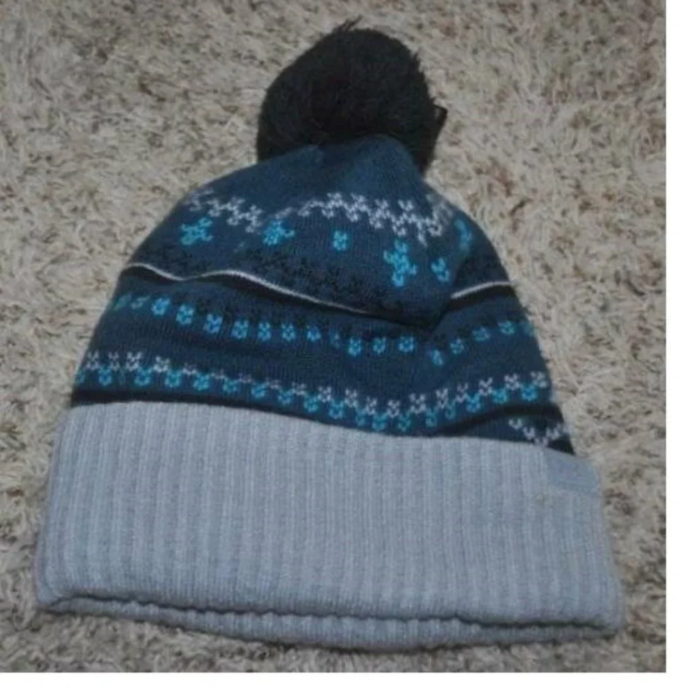 Under Armour Winter Hat Blue Retro Pom Pom Beanie Cuffed Knit OS Teen Adult